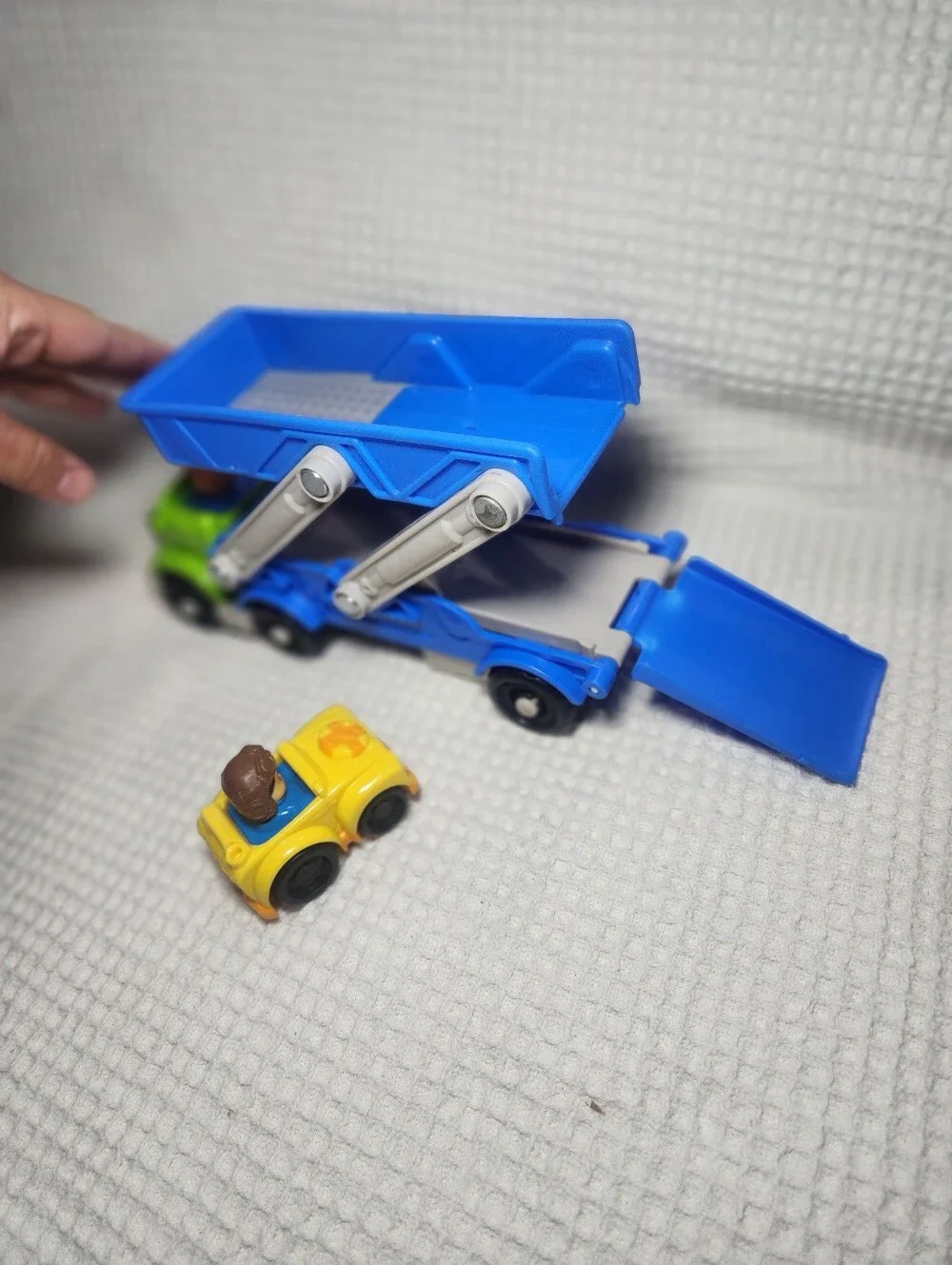 Fisher-Price Blue and Green Car Carrier with Yellow Toy Car Wheelie